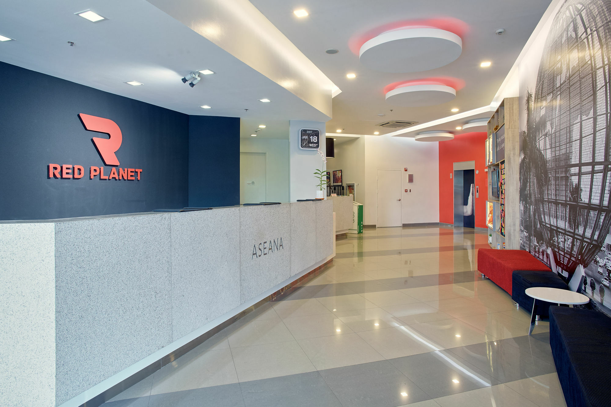 Red Planet Manila Aseana 3*