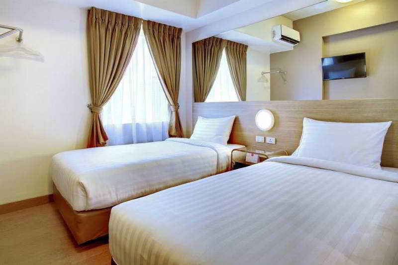 Hotel Red Planet Manila Aseana 3*