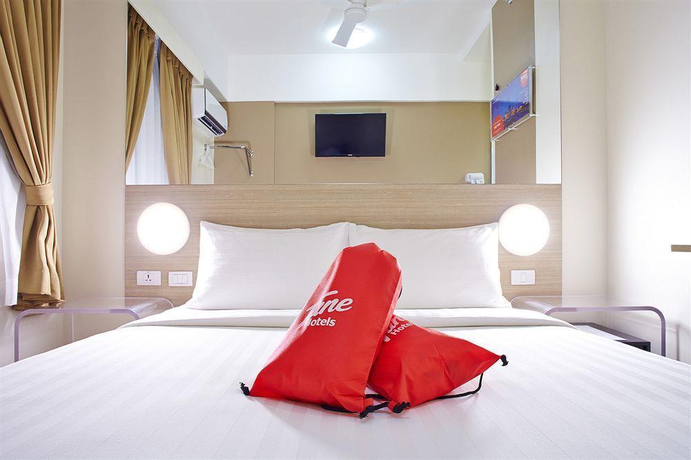 Red Planet Manila Aseana Hotel 3*